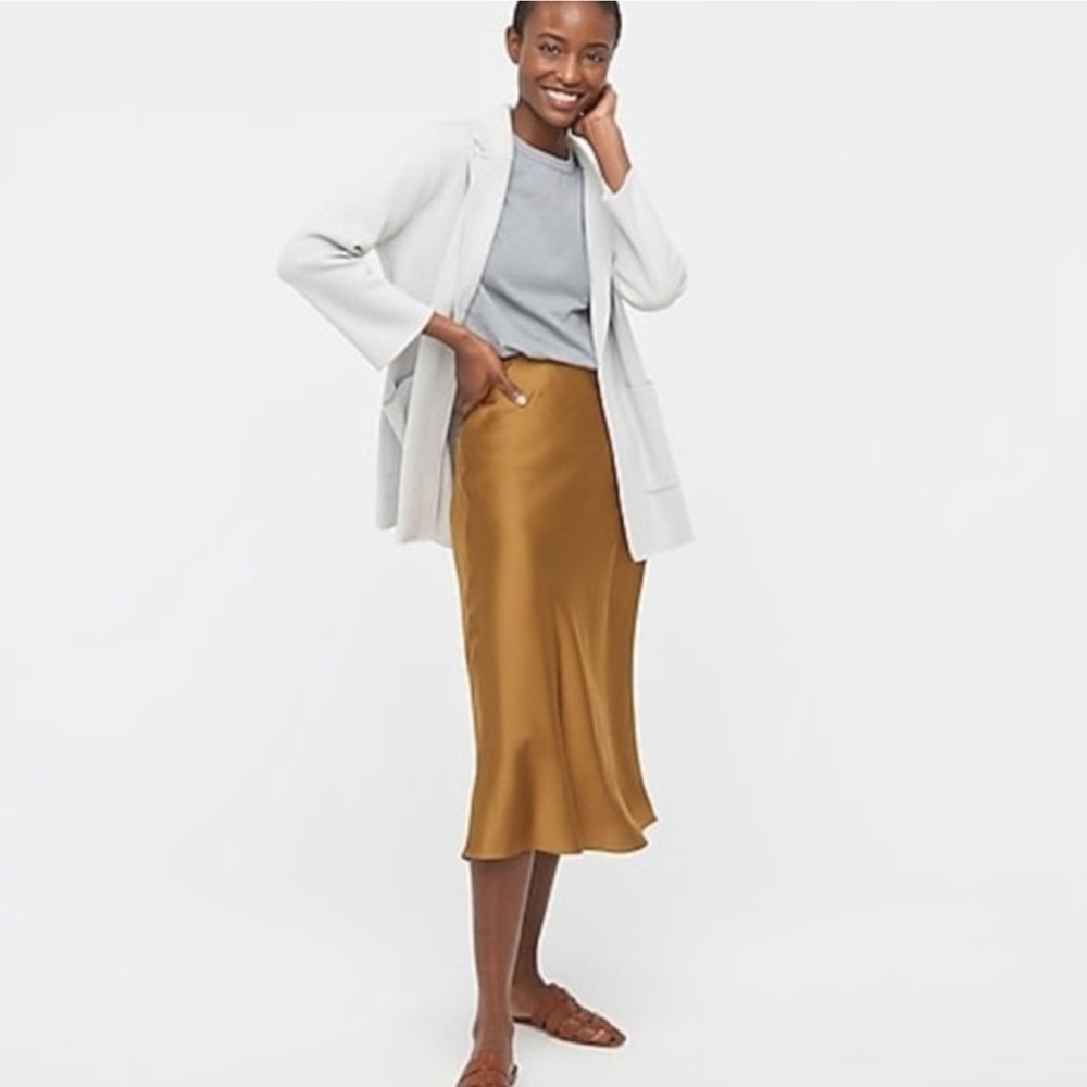 *Excellent Condition* J. Crew Pull on midi skirt, Sz. L